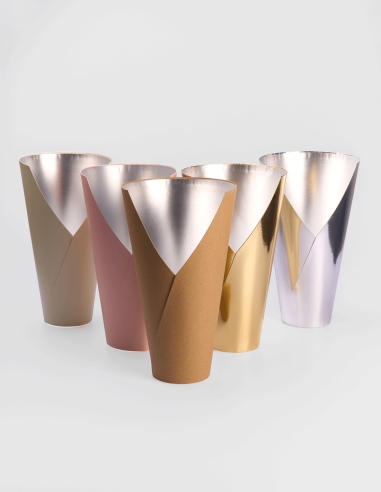 Vase en carton imperméable.