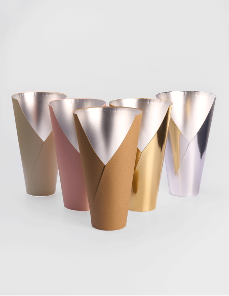 Vase en carton imperméable.