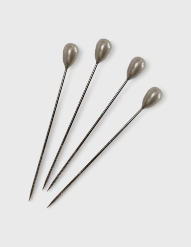 Épingle perle à tête ovale.