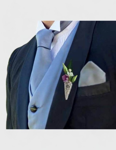 Boutonnière en filigrane aimant Cala Or pour fiancés et témoins